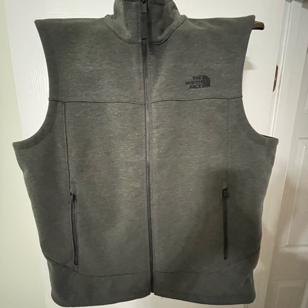 Mens gray North Face vest, like new